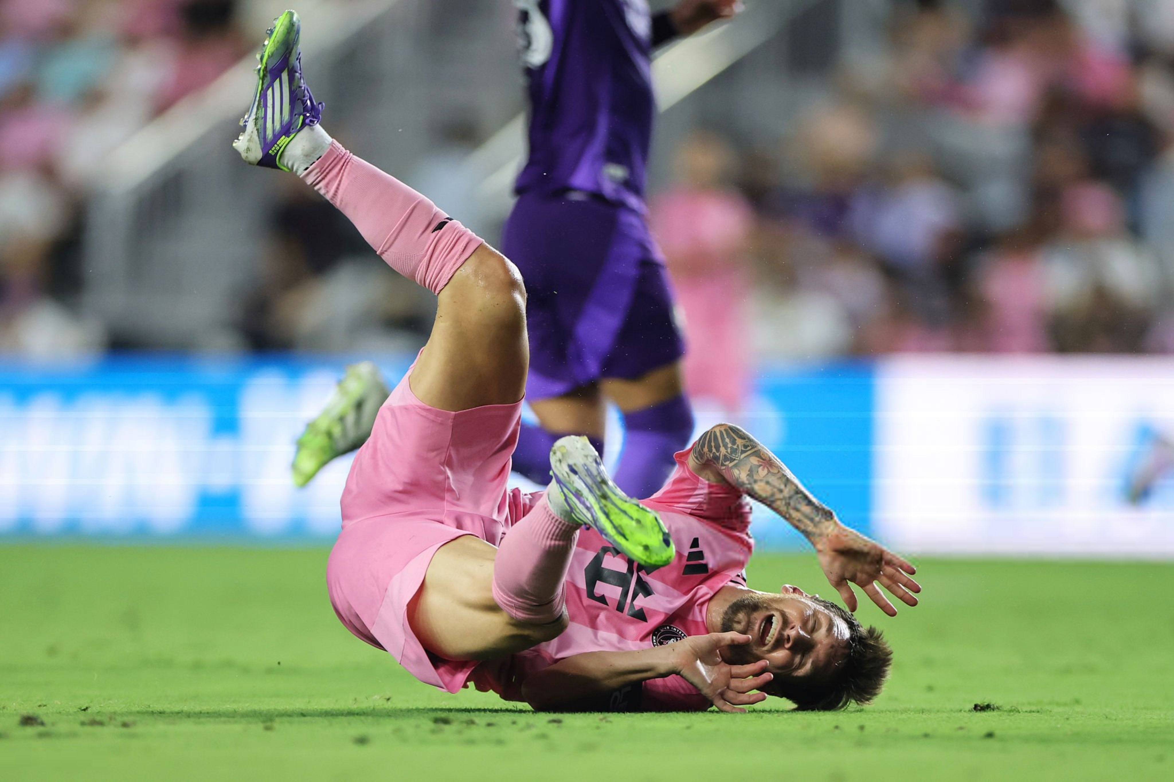 包含梅西再添进球无措：穆里尼奥直接批评的词条